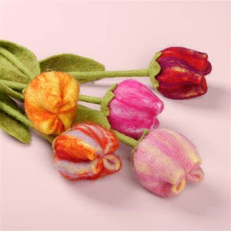sjaal met verhaal, tulpen, vilt
